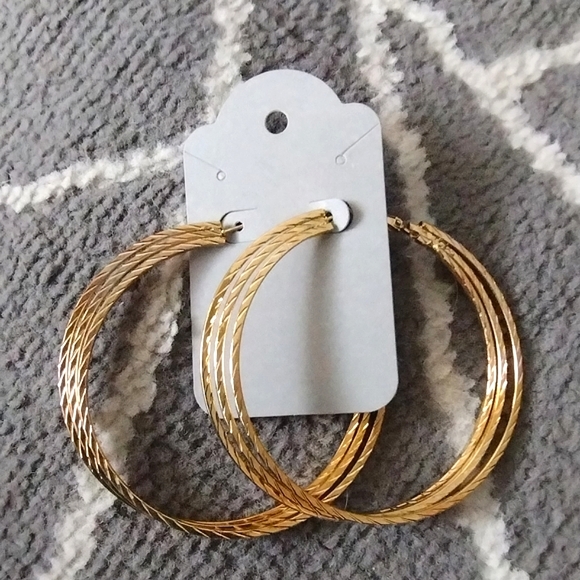 New Large Gold Tone Braided Hoops Stacked Trio Look - Picture 6 of 11
